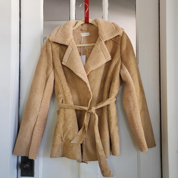 Lovers + Friends Jackets & Blazers - Lovers + friends Faux Fur Tan Jacket, Sz XS